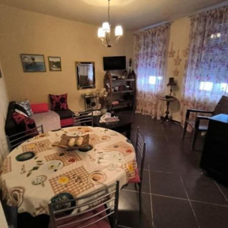 Cozy Apartment Alexandros Near Aqueduct カヴァラ エクステリア 写真