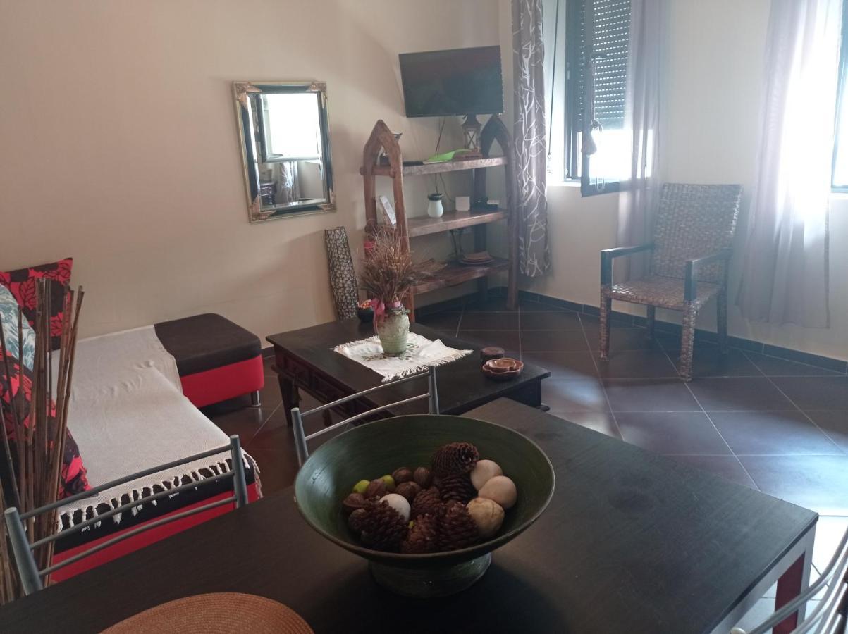 Cozy Apartment Alexandros Near Aqueduct カヴァラ エクステリア 写真
