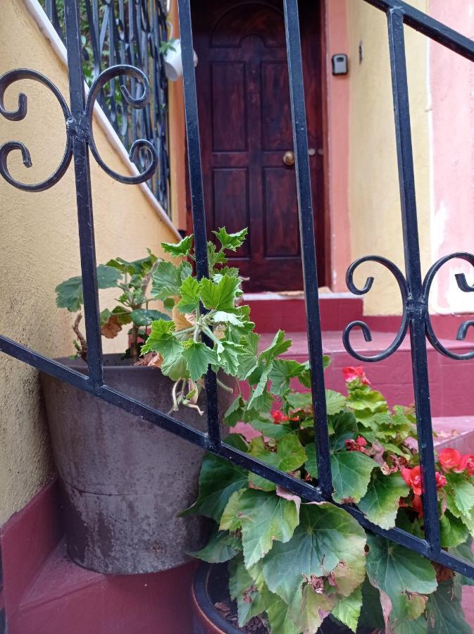 Cozy Apartment Alexandros Near Aqueduct カヴァラ エクステリア 写真