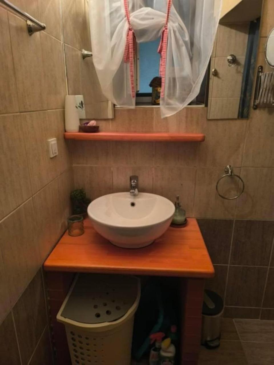 Cozy Apartment Alexandros Near Aqueduct カヴァラ エクステリア 写真