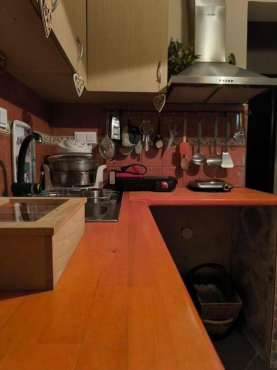 Cozy Apartment Alexandros Near Aqueduct カヴァラ エクステリア 写真